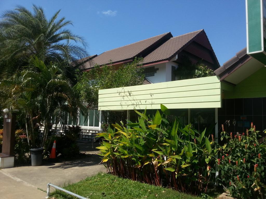 Thong Paeka Hotel Prasat Exterior foto