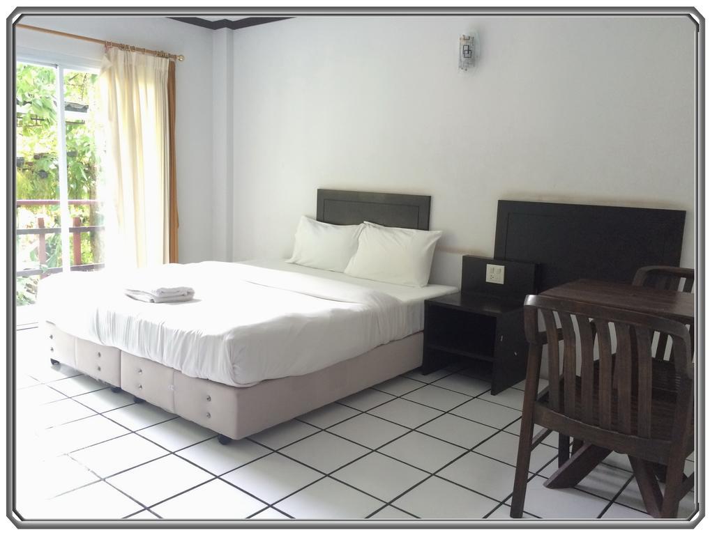 Thong Paeka Hotel Prasat Cameră foto