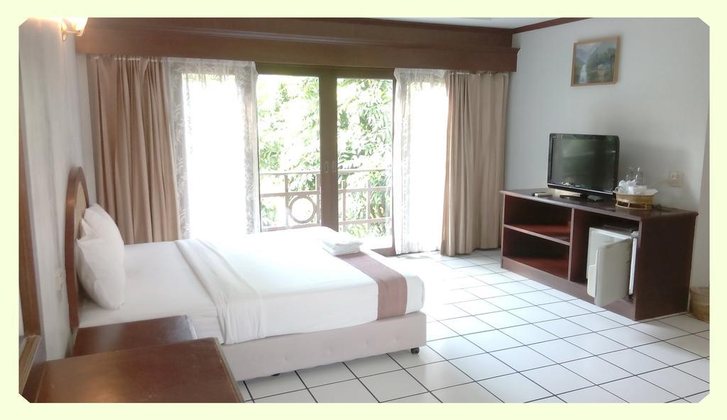 Thong Paeka Hotel Prasat Cameră foto