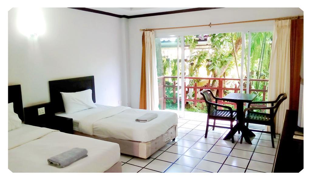 Thong Paeka Hotel Prasat Cameră foto